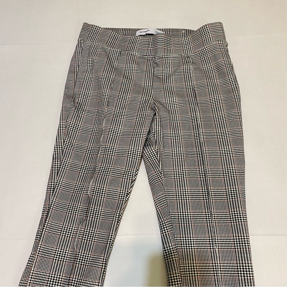 56. Old Navy Houndstooth High Rise Pants - Picture 3 of 10